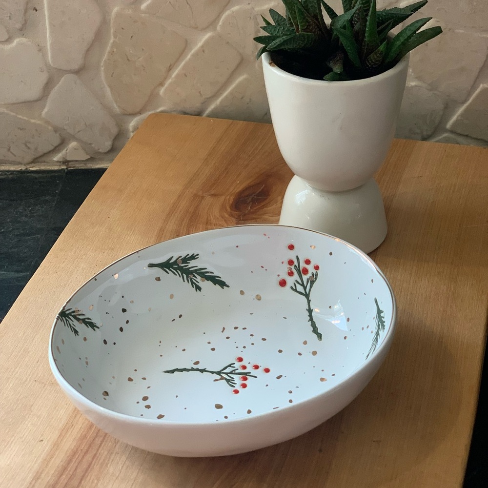 DARTINGTON | Small Oval Bowl With Pine Sprigs and Red Berries